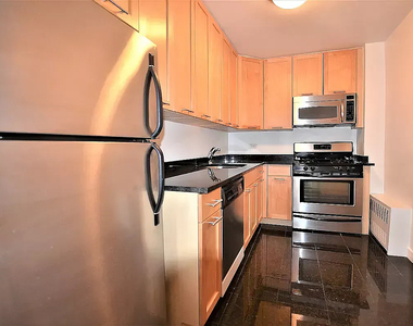 333 East 49th Street - Photo Thumbnail 3