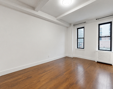 East 46th Street - Photo Thumbnail 2