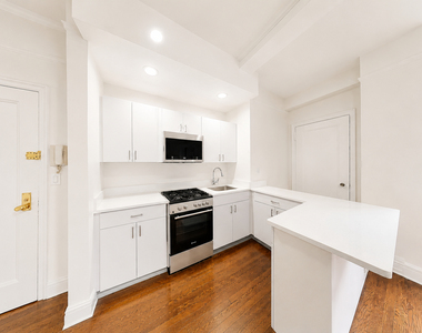 East 46th Street - Photo Thumbnail 1