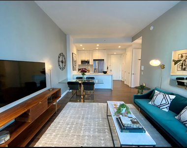 West 36th Street - Photo Thumbnail 5