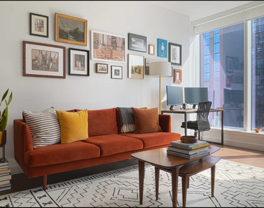 West 36th Street - Photo Thumbnail 2