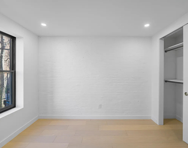243 East 31st Street - Photo Thumbnail 8