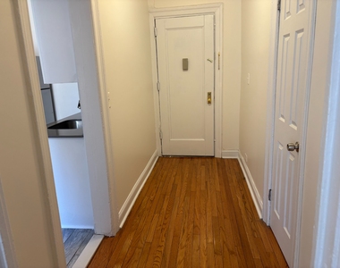 W.164th St and Fort Washington Avenue - Photo Thumbnail 3