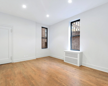 Madison Avenue - Photo Thumbnail 2