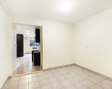 11-55 Welling Court - Photo Thumbnail 5