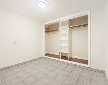 11-55 Welling Court - Photo Thumbnail 4
