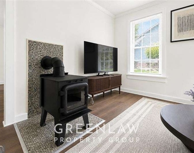 1177 Morley Avenue Se - Photo Thumbnail 5