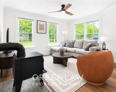 1177 Morley Avenue Se - Photo Thumbnail 4