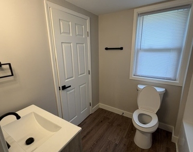 64 Wesley Street - Photo Thumbnail 9
