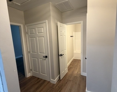 64 Wesley Street - Photo Thumbnail 7