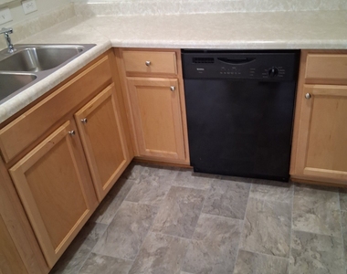 6208 Ellenwood Drive - Photo Thumbnail 7
