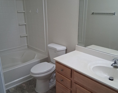 6208 Ellenwood Drive - Photo Thumbnail 19