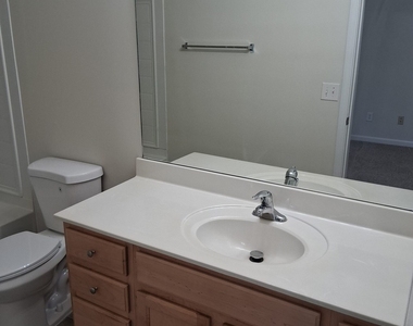 6208 Ellenwood Drive - Photo Thumbnail 20