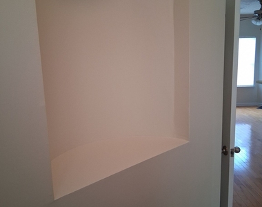 6208 Ellenwood Drive - Photo Thumbnail 2