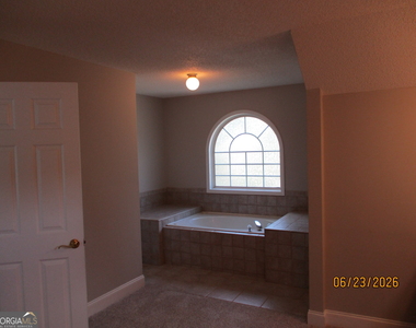143 Marshas Vineyard - Photo Thumbnail 21