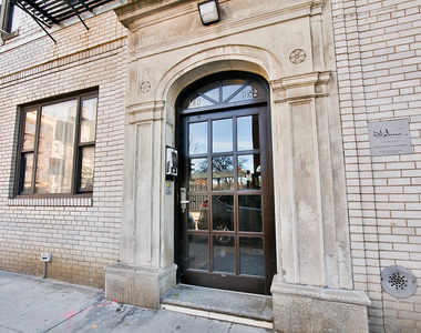 152 Thompson Street - Photo Thumbnail 8