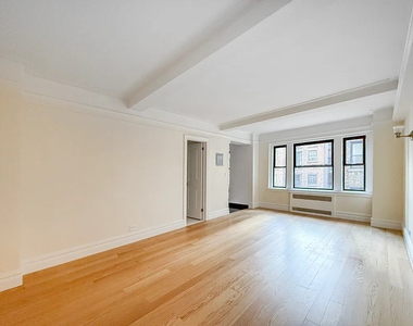 95 Christopher Street - Photo Thumbnail 2