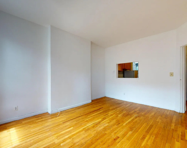 East 90th  Street - Photo Thumbnail 3