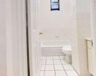 East 70th Street - Photo Thumbnail 4