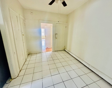 201 East 51st Street - Photo Thumbnail 5