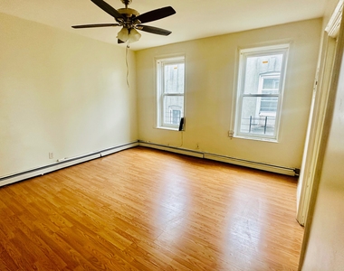 201 East 51st Street - Photo Thumbnail 6