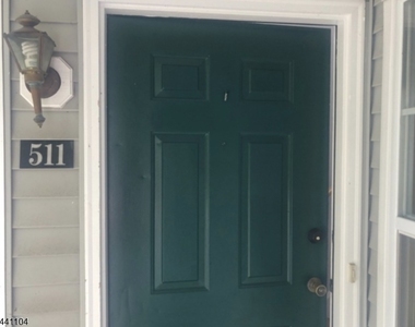 511 Chatfield Dr - Photo Thumbnail 1