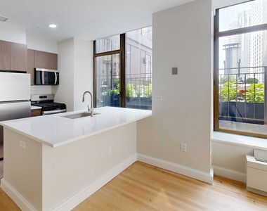 10 Hanover Square - Photo Thumbnail 12