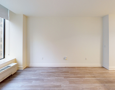 10 Hanover Square - Photo Thumbnail 3