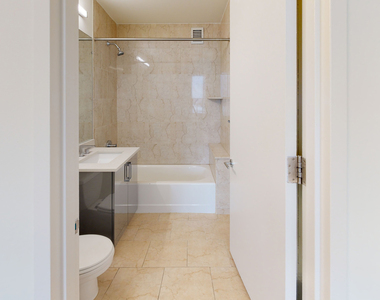 10 Hanover Square - Photo Thumbnail 4