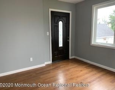 217 Albert Place - Photo Thumbnail 12
