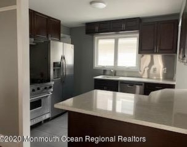217 Albert Place - Photo Thumbnail 7