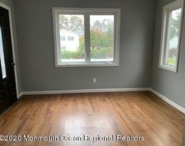 217 Albert Place - Photo Thumbnail 11