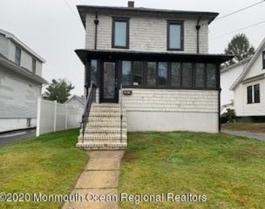 217 Albert Place - Photo Thumbnail 1