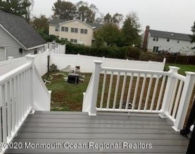 217 Albert Place - Photo Thumbnail 16