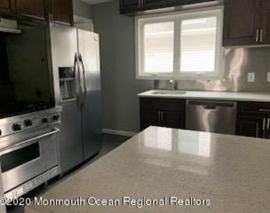 217 Albert Place - Photo Thumbnail 6