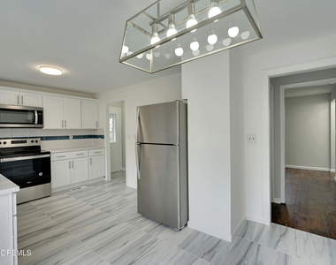 13 Swain Avenue - Photo Thumbnail 9