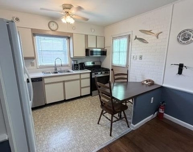 621 Essex Avenue - Photo Thumbnail 8
