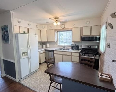621 Essex Avenue - Photo Thumbnail 9