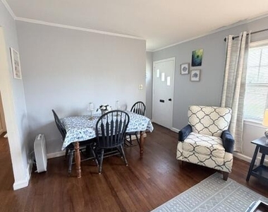 621 Essex Avenue - Photo Thumbnail 3