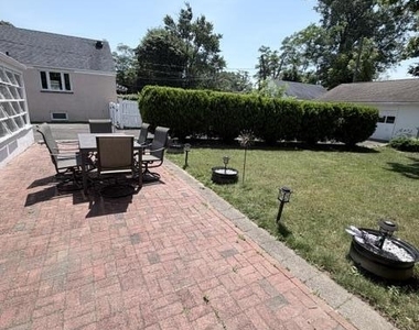 621 Essex Avenue - Photo Thumbnail 13