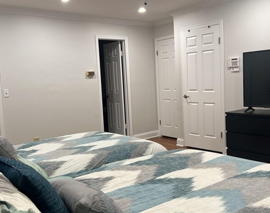 1578 N Bay Avenue - Photo Thumbnail 20