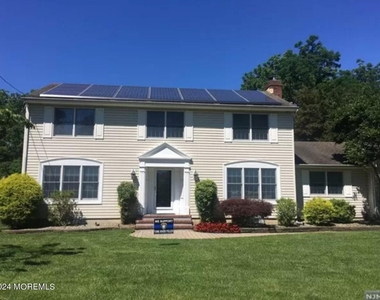 1578 N Bay Avenue - Photo Thumbnail 1