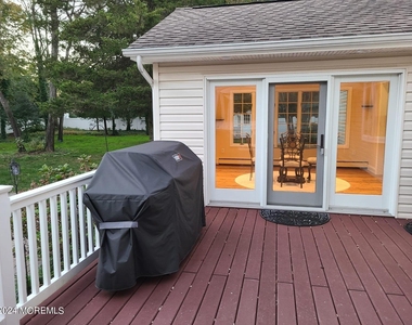 1578 N Bay Avenue - Photo Thumbnail 10