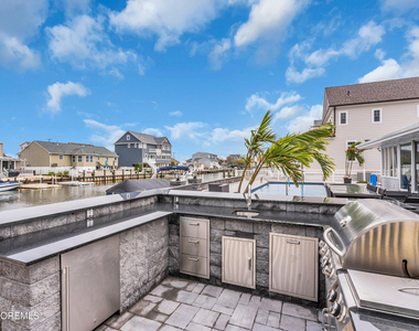 20 Venetian Court - Photo Thumbnail 25