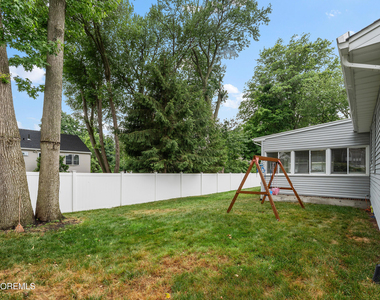 50 Algonquin Avenue - Photo Thumbnail 17
