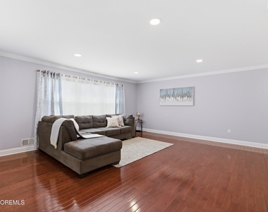 15 Bristlecone Drive - Photo Thumbnail 8