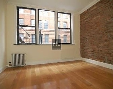 East 26 Street - Photo Thumbnail 2
