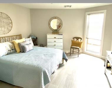 345 Ocean Boulevard - Photo Thumbnail 2