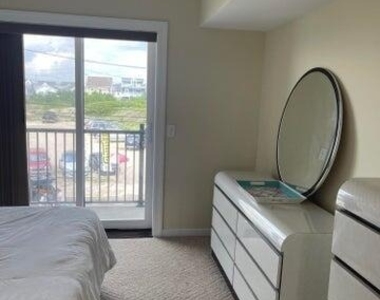 51 Hiering Avenue - Photo Thumbnail 6