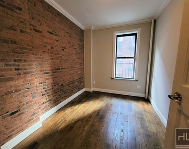 East 83rd Street - Photo Thumbnail 2